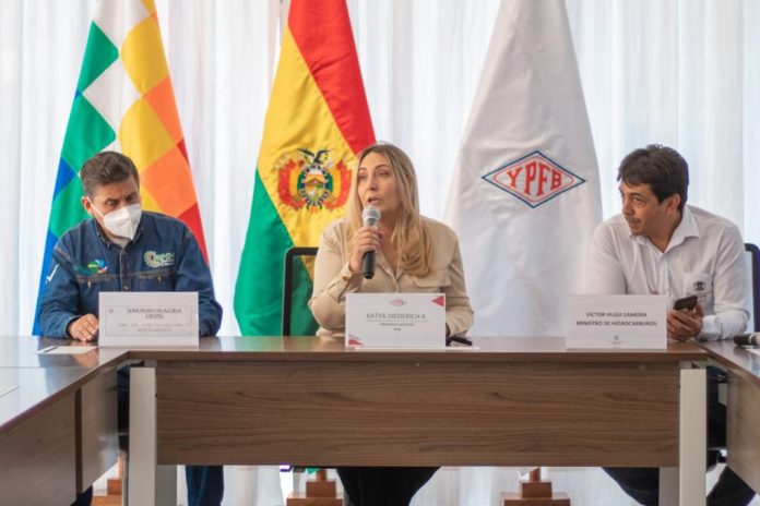 posesionan-a-presidenta-ypfb-en-santa-cruz