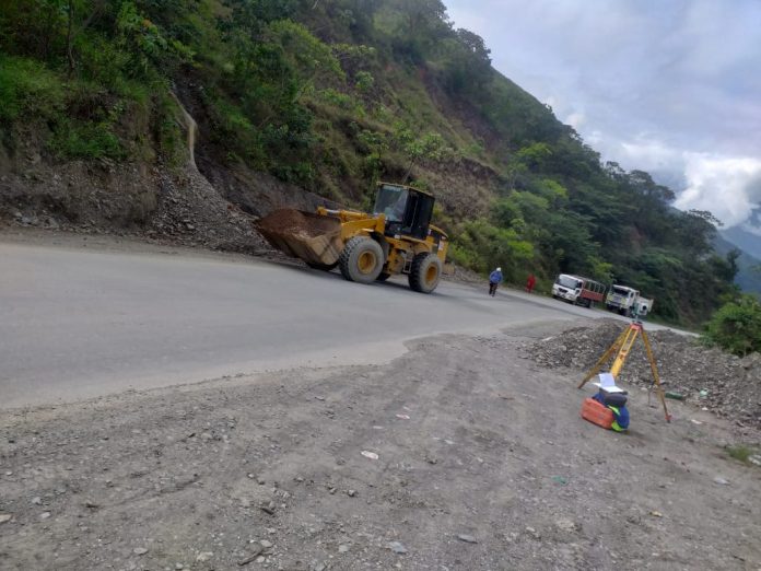 carretera-yungas-se-ecuentra-expedita-y-con-maquinaria-de-emergencia-en-feriado-navidad