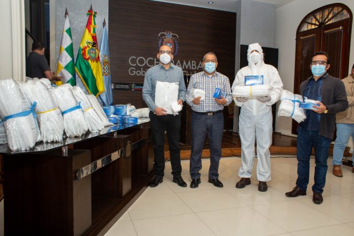 cbn-entrega-a-cochabamba-material-de-bioseguridad-hechos-en-bolivia