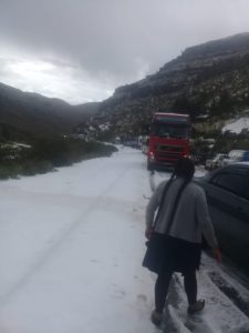 cierre-de-via-oruro-cochabamba-por-granizo-en-la-plataforma