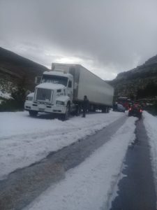 cierre-de-via-oruro-cochabamba-por-granizo-en-plataforma