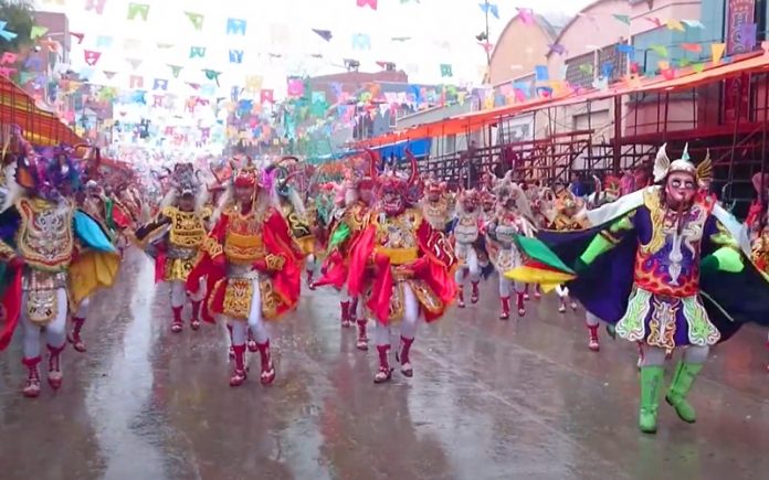 senado-rinde-homenaje-a-la-fraternidad-artística-y-cultural-la-diablada-por-sus-77-años-de-fundacion