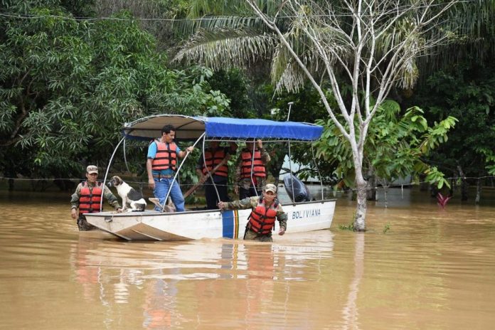 evacuan-a-23-familias-afectadas-por-inundaciones-en-barrios-de-cobija