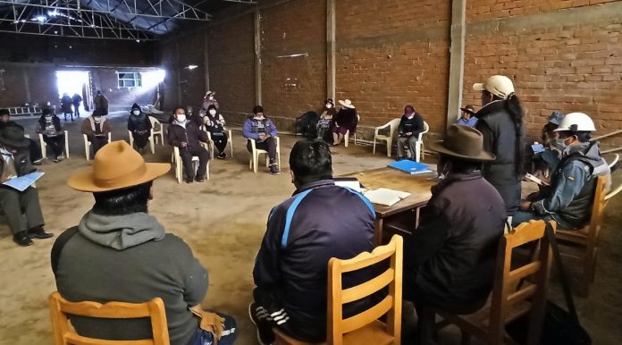 familias-de-la-comunidad-sepulturas-en-oruro-de-beneficiaran-con-gas-domiciliario