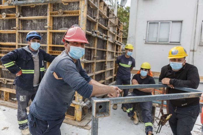 aniversario-lunes-26-abril-constructores-tienen-tolerancia