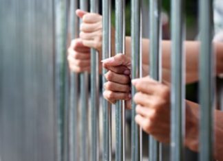 Cinco sujetos que violaron a una adolescente sentenciados a 20 y 22 años de prisión cinco-sujetos-que-violaron-a-una-adolescente-sentenciados-a-20-y-22-años-de-prision