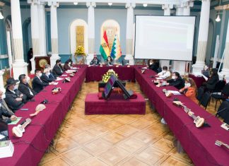 Proponen gestionar ante la Unesco declarar al charango como Patrimonio de la Humanidad proponen-gestionar-ante-la-unesco-declarar-al-charango-como-patrimonio-de-la-humanidad