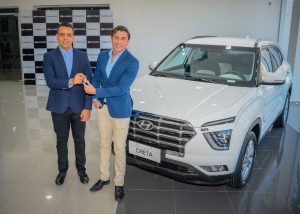 creta-santa-fe-2022-exhiben-en-flamante-showroom-hyndai