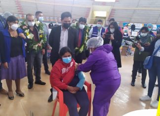 Inician vacunación a maestros para que puedan dar clases semipresenciales y presenciales inician-vacunacion-a-maestros-para-que-puedan-dar-clases-semipresenciales-presenciales