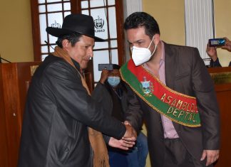 Santos Quispe fue posesionado como el nuevo gobernador de La Paz santos-quispe-fue-posesionado-como-el-nuevo-gobernador-de-la-paz