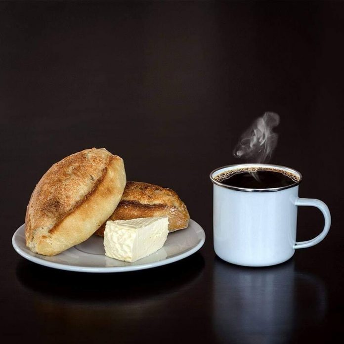 desayunos-paceños-en-la-plaza-de-las-culturas