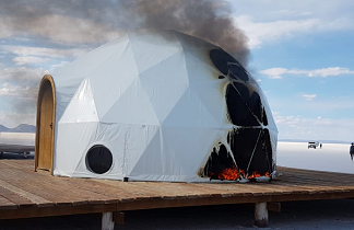 Pobladores de Potosí queman domos construidos a orillas del salar Thunupa pobladores-potosí-queman-domos-construidos-a-orillas-del-salar thunupa