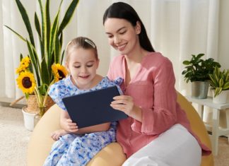 La nueva MatePad T 10s es ideal para ver películas en familia MatePad T10s_Familia