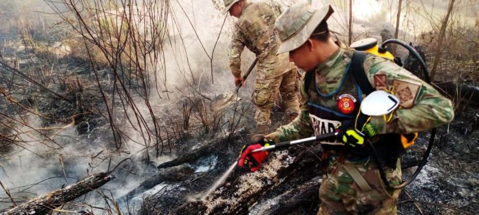 efectivos-navales-sofocan-incendio-riberalta