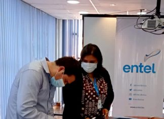 Entel rebaja en 20% el costo de paquetes de Teleeducación a estudiantes de Sella Cercado FIRMA CONVENIO ENTEL