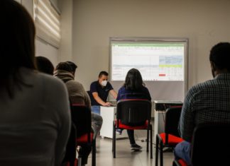 YPFB capacita a empresas para participar en convocatorias de feria Puertas Abiertas YPFB CAPACITA