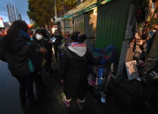 Operativos de control a vendedores ilegales en cinco sectores del centro paceño control-a-vendedores-ilegales