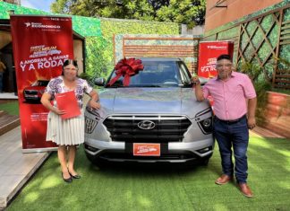 Comerciante de Alto San Pedro gana vagoneta que sortea cada mes el Banco Económico ganador-banco-economico-
