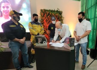 Choco-Like lanzó la campaña medioambiental “Todos merecemos vivir” firma-del-convenio