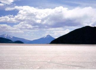 Gobierno prevé invertir más de Bs 1.330 millones para industrializar el litio en Oruro salar-coipasa-oruro
