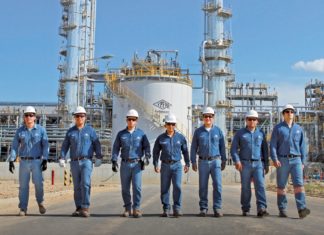 YPFB destaca como primera empresa pública donde los bolivianos quieren trabajar trabajadores-ypfb-
