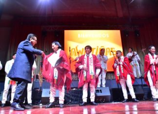 Entregan reconocimiento al grupo Awatiñas por sus 48 años de trayectoria artística reconocimiento-a-los-awatiñas