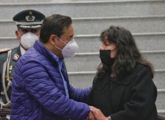 Gobierno y víctimas de dictaduras firman un convenio de resarcimiento a víctimas de gobiernos de facto arce-victima-dictaduras-