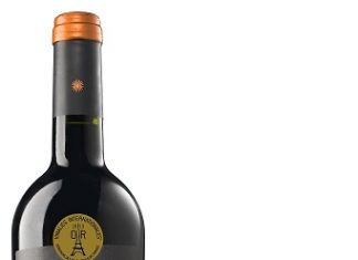Campos de Solana participó en el VinoFest con productos destacados botella-tri-campos-solana