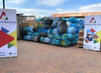 Incautan 22 toneladas de ropa usada y harina escondidas en camiones privados comiso-ropa-cochabamba-