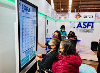 Más de siete mil personas visitaron stand de ASFI en Feria de Servicios Financieros para el “Vivir Bien” feria-asfi-