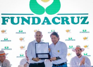 Feria Vidas reconoció la trayectoria empresarial del BNB y su aporte al sector productivo RECONOCIMIENTO0-BNB-