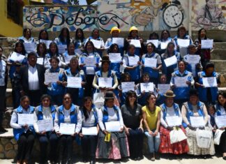 Capacitan a 68 mujeres en plomería y carpintería en aluminio 68-mujeres-capacitadas-