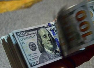 El BCB actualiza la comisión por retiro de dólares en bóvedas bcb-dolares