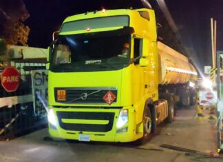 YPFB envió 38 cisternas para abastecer con combustibles a Santa Cruz cisternas-ypfb-