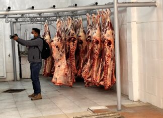 Viceministro Silva señala que no se puede politizar la alimentación del pueblo, y advierte con sanciones por agio y especulación caarne-la-paz-