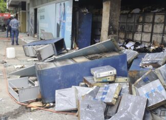 Impuestos Nacionales presenta querella criminal por quema de su oficina en Santa Cruz destrozos-sin-