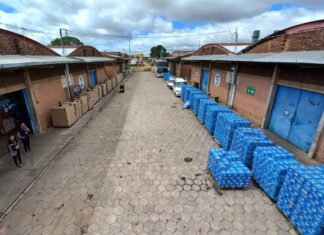 Aduana comisa 77 toneladas de bebidas alcohólicas a días del carnaval en Santa Cruz aduana_decomisa-