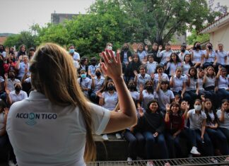 Tigo capacitó a niñas y adolescentes para empoderarlas en el entorno digital TIGO_CAPACITACION_