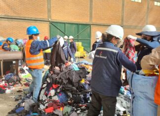 Aduana inutiliza 43 toneladas de ropa usada de contrabando aduana-inutilizo-fardos-de-ropa-