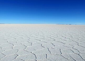 Bolivia despierta interés de firmas internacionales para generar inversiones en la industria del litio salar-uyuni-