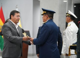 Presidente impone grado a oficiales generales y almirantes de las Fuerzas Armadas arce-impone-grado-