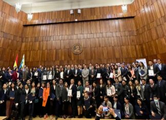 268 profesionales se gradúan como Diplomados en Banca Central graduacion-bcb-