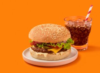 PedidosYa: Una boliviana en el top 3 de latinoamericanos que más hamburguesas pidió HAMBURGUESA