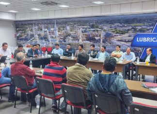 Gobierno, ingenios y cañeros perfilan plan para la producción de etanol empresarios-cruceños-