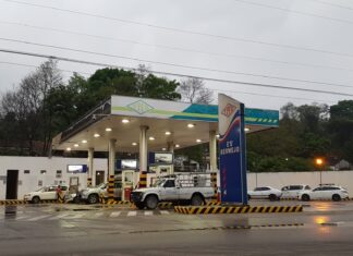 YPFB logra bajar de Bs 10 a Bs 6 costo de importación de cada litro de gasolina ypfb-caruburantes-