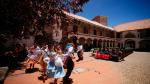 unir-promueve-rehabilitacion-albergue-peregrinos-catedral-de-copacabana