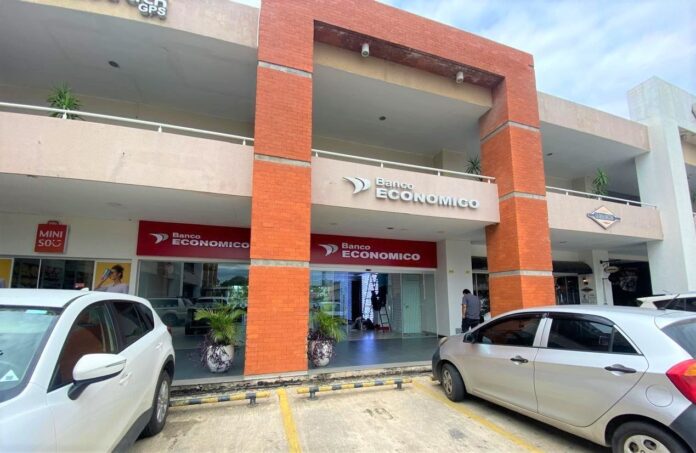 banco-economico-apertura-agencia-urubo-open-mall-