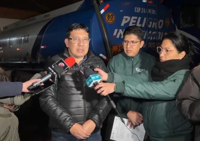 mini-planta-ilegal-el-alto-desviaron-mas-de-3-millones-litros-diesel