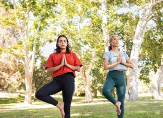 Conoce cómo el yoga contribuye con tu bienestar yoga-contribuye-con-tu-bienestar