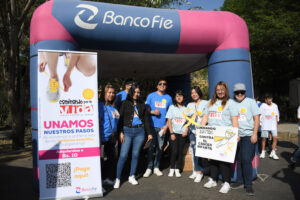 campaña-caminando-por-la-vida-banco-fie-cbba-